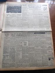 Ulus Gazetesi - Turkish Newspaper - 14 Ekim 1953 - ya sükut ya küfür yazan Hüseyin Cahit Yalçın Başmakale - Ankara Dün Başkent oluşunun 30. Yılını kutladı fotoğraflar - Suriye Türk mallarına el koyuyor - İşte vesika Celal Yardımcı hala inkar edebilecek mi - Devlet Bakanı Celal Yardımcının Ağrıda dini politikaya alet ederek işlediği suç - Churchill çekilmiyor - Adnan Menderes'in kulakları çınlasın - sözleşmeyi çiğneyen parti yazan Nihat Erim - Fenerbahçe İngiliz takımı  Bristol'e 7 4 yenildi - CHP'li gençler Hasanoğlan'ı ziyaret ettiler - muhafazakarlar Kongresi yazan Ahmet Şükrü Esmer -  Windsor Dükü golf maçında fotoğraf - norveç'te gene sosyalistler seçimi kazandı - Ertuğrul Sadi Tek son piyeslerinden birinde fotoğraf - eskrim milli takım seçmeleri - Mithatpaşa  stadı'nda Beşiktaş Adalet Maçı - dünya basınından karikatürler - Tıp aleminde bir tartışma kuşpalazı ve boğmaca aşıları zararlı mıdır - çocuk sayfası - Ankara'nın meşhur kadın berberi Hollywood Selahattin - Tablet Vikodin