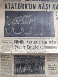 Ulus Gazetesi - Turkish Newspaper - 5 Kasım 1953 - Demokrat Parti nizam Partisi yazan Hüseyin Cahit Yalçın Başmakale - Atatürk'ün naaşı katafalkta fotoğraf - birleşik Amerika'da muhalefetin başarısı - İstanbulspor 4 Vefa 2 fotoğraf - Celal Yardımcının ağrı'daki konuşmasının zaptını tutanlar hala savcılığa davet edilmedi - birleşik Amerika'nın Türkiye Büyükelçisi Warren'in yaptığı konuşma - Adnan Menderes'e gönderilen protesto telgrafları - kafaoğlu faciası yazan Nihat Erim - İsrail başbakanı Ben Gurion istifa etti - tarihi Çemberlitaş tamir ediliyor - Kara Kuvvetleri hentbol şampiyonasını Harp okulu takımı kazandı - Ankara'da cemiyet hayatı - Ata'nın naaşı katafalka kondu foto röportaj Hüseyin Ezer - Atatürk'ün kız kardeşi Makbule Atadan da oradaydı fotoğraf - Bu toprağın altında Atatürk'ün bayrağımıza sarılı tabutu duruyordu rutubetin tesiri ile bayrak çürümüştü fotoğraf - Büyük Millet Meclisi Başkanı Abdülhalik Renda tutulan zaptı imzaladı fotoğraf - Anıtkabir'e gelecek Toprak