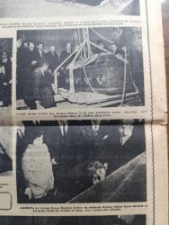 Ulus Gazetesi - Turkish Newspaper - 5 Kasım 1953 - Demokrat Parti nizam Partisi yazan Hüseyin Cahit Yalçın Başmakale - Atatürk'ün naaşı katafalkta fotoğraf - birleşik Amerika'da muhalefetin başarısı - İstanbulspor 4 Vefa 2 fotoğraf - Celal Yardımcının ağrı'daki konuşmasının zaptını tutanlar hala savcılığa davet edilmedi - birleşik Amerika'nın Türkiye Büyükelçisi Warren'in yaptığı konuşma - Adnan Menderes'e gönderilen protesto telgrafları - kafaoğlu faciası yazan Nihat Erim - İsrail başbakanı Ben Gurion istifa etti - tarihi Çemberlitaş tamir ediliyor - Kara Kuvvetleri hentbol şampiyonasını Harp okulu takımı kazandı - Ankara'da cemiyet hayatı - Ata'nın naaşı katafalka kondu foto röportaj Hüseyin Ezer - Atatürk'ün kız kardeşi Makbule Atadan da oradaydı fotoğraf - Bu toprağın altında Atatürk'ün bayrağımıza sarılı tabutu duruyordu rutubetin tesiri ile bayrak çürümüştü fotoğraf - Büyük Millet Meclisi Başkanı Abdülhalik Renda tutulan zaptı imzaladı fotoğraf - Anıtkabir'e gelecek Toprak