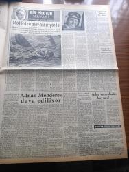 Ulus Gazetesi - Turkish Newspaper - 30 Ekim 1953 - münakaşayı bitirebilmek için yazan Nihat Erim Başmakale - 29 Ekim Cumhuriyet bayramımızı neşe içinde kutladık - Hipodromda parlak bir geçit töreni yapıldı - CHP Genel sekreteri Kasım Gülek Kırşehir milletvekili Halil Sezai Erkut idare kurul üyesi Mebrure Aksoley Atatürk'ün manevi huzurunda fotoğraf - cumhurbaşkanı Celal Bayar muvakkat kabire giderken askeri teftiş ediyor fotoğraf - Mersin CHP İl Başkanı tarafından Adnan Menderes dava ediliyor - Yunan Kralı Paul'un bize dair demeci - hayat pahalılığı durmadan artıyor - Hürriyet başyazarı Sedat Simavi ağır cezada fotoğraf - Türkiye İş Bankası - CHP'li hatiplere karşı jandarma süngü taktı - kaldırım çiçeği filmi başrollerde Cüneyt Gökçer Heyecan Başaran büyük ve Nur sinemasında - Siirt eczanesiz - cumhurbaşkanı Celal Bayar Mehter takımını teftiş ediyor fotoğraf - Amerika'nın en müthiş banka soyguncusu Aktör Willie'nin maceraları Yazı Dizisi - Cumhuriyet Kupası maçları - Fenerbahçe Beykoz