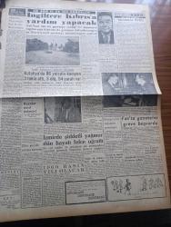 Ulus Gazetesi - Turkish Newspaper - 17 Aralık 1959 - Vatan Gazetesi 1 ay müddetle kapatıldı - Ahmet Emin Yalman'ın 15 ay 16 gün Naim Tireli ve Selami akpınar'ın 16'şar ay hapis ve 11.888 lira tutan para cezalarını temyiz tasdik etti gazeteciler yakında cezaevine girecek - Ulus gazetesine kapanma kararı bildiriliyor fotoğraf - 3 ilde 26 basın davası - gazeteci olmayanların katıldığı bir matbuat Kulübü kuruldu - emekli dul ve yetimlerle ilgili kanun teklifini Dün bütçe komisyonu geri aldı - Uşak'ta sanık 10 Demokrat Partili bugün yargılanıyor - CHP'ye dinsizlik isnadında bulunan Demokrat Partili Kemal Oral mahkum oldu - kumsalda çeviren Bilge Karasu Yazı Dizisi - kim ne derse desin yazan Fikret Otyam - İngiltere Kıbrıs'a yardım yapacak - telgrafa övgü yazan Emil Galip Sandalcı - 1960 yılı basın yılı olacak - Güneşspor Sincan'a 1 0 mağlup  - CHP'li Sarıkamış belediye başkanı Hüseyin Altay kaza sonucu öldü - Fenerbahçe ile Galatasaray bugün karşılaşıyor - Can Bartu ve Metin Oktay fotoğraf
