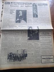 Ulus Gazetesi - Turkish Newspaper - 15 Aralık 1959 - Zirai borçların taksitle ödenmesi istendi - İsmail Rüştü Aksal ile Kemal Satır Dün otomobil kazası geçirdi - CHP teklifine göre çiftçi borçları 10 yıllık taksite bağlanacak - emekli dul ve yetim maaşından vergi kesilmemesi savunuldu - yenilmenin imkansızlığı yazan Bülent Ecevit - Lütfi kırdar'ın Moskova'da konuşması - 11 şeker fabrikası karaborsa malzeme ile tamamlanmış - CHP Genel merkezinin bulunduğu karanfil sokağında yol çalışması durdu fotoğraf - Radyo İnönü adı var diye bir kitap ilanını almadı - geyikli'deki hadise'nin sanıkları dün yargılandı - kumsalda çeviren Bilge Karasu Yazı Dizisi - deneme tiyatrosu yazan Metin And - değişiklik mi Safra Mı Yazan Emil Galip Sandalcı - Patrik Athenagoras Kahire'de - Fenerbahçe Galatasaray ile perşembe günü oynuyor - Nice kalecisi Lamia ilk defa milli oldu fotoğraf - En az gol yiyen kaleci Beşiktaşlı Necmi - Ordu takımımız B.A.C. ve İranla karşılaşacak - Metin Oktay 12 gol ile zirvede