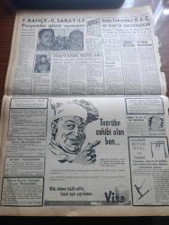 Ulus Gazetesi - Turkish Newspaper - 15 Aralık 1959 - Zirai borçların taksitle ödenmesi istendi - İsmail Rüştü Aksal ile Kemal Satır Dün otomobil kazası geçirdi - CHP teklifine göre çiftçi borçları 10 yıllık taksite bağlanacak - emekli dul ve yetim maaşından vergi kesilmemesi savunuldu - yenilmenin imkansızlığı yazan Bülent Ecevit - Lütfi kırdar'ın Moskova'da konuşması - 11 şeker fabrikası karaborsa malzeme ile tamamlanmış - CHP Genel merkezinin bulunduğu karanfil sokağında yol çalışması durdu fotoğraf - Radyo İnönü adı var diye bir kitap ilanını almadı - geyikli'deki hadise'nin sanıkları dün yargılandı - kumsalda çeviren Bilge Karasu Yazı Dizisi - deneme tiyatrosu yazan Metin And - değişiklik mi Safra Mı Yazan Emil Galip Sandalcı - Patrik Athenagoras Kahire'de - Fenerbahçe Galatasaray ile perşembe günü oynuyor - Nice kalecisi Lamia ilk defa milli oldu fotoğraf - En az gol yiyen kaleci Beşiktaşlı Necmi - Ordu takımımız B.A.C. ve İranla karşılaşacak - Metin Oktay 12 gol ile zirvede