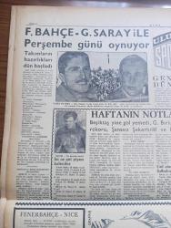 Ulus Gazetesi - Turkish Newspaper - 15 Aralık 1959 - Zirai borçların taksitle ödenmesi istendi - İsmail Rüştü Aksal ile Kemal Satır Dün otomobil kazası geçirdi - CHP teklifine göre çiftçi borçları 10 yıllık taksite bağlanacak - emekli dul ve yetim maaşından vergi kesilmemesi savunuldu - yenilmenin imkansızlığı yazan Bülent Ecevit - Lütfi kırdar'ın Moskova'da konuşması - 11 şeker fabrikası karaborsa malzeme ile tamamlanmış - CHP Genel merkezinin bulunduğu karanfil sokağında yol çalışması durdu fotoğraf - Radyo İnönü adı var diye bir kitap ilanını almadı - geyikli'deki hadise'nin sanıkları dün yargılandı - kumsalda çeviren Bilge Karasu Yazı Dizisi - deneme tiyatrosu yazan Metin And - değişiklik mi Safra Mı Yazan Emil Galip Sandalcı - Patrik Athenagoras Kahire'de - Fenerbahçe Galatasaray ile perşembe günü oynuyor - Nice kalecisi Lamia ilk defa milli oldu fotoğraf - En az gol yiyen kaleci Beşiktaşlı Necmi - Ordu takımımız B.A.C. ve İranla karşılaşacak - Metin Oktay 12 gol ile zirvede