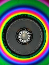 Cd Sezen Aksu 88 albümü. Orijinal. Dinlemeyi etkilemeyen yoğun çizikler var. Baştan sona sorunsuz çalışıyor.