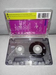 Kaset Duman Eski Köprünün Altında albümü. Orijinal. Grubun ilk albümü. Baştan sona sorunsuz çalışıyor. Koleksiyonluk