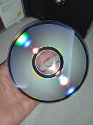 Cd Sezen Aksu 88 albümü. Orijinal. Sarı bandrollü Dönem baskı fono müzik. Disk ve kartonet tertemiz. Sorunsuz çalışıyor. Koleksiyonluk