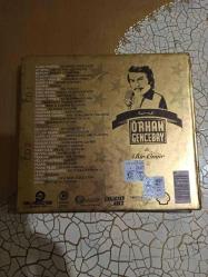 ORHAN GENCEBAY İLE BİR ÖMÜR * 2 CD Lİ ALBÜM- AJDA PEKKAN- DENİZ SEKİ- DUMAN- EBRU GÜNDEŞ -EMEL SAYIN- EMRE AYDIN- HANDE YENER- İZEL- MANGA- NİLÜFER - NÜKHET DURU - YILDIZ TİLBE-SİBEL CAN - TARKAN- ZERRİN ÖZER