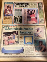 HAFTA SONU GAZETESİ DOĞUM GÜNÜ HEDİYESİ  ( Turkish Newspaper ) - 25 TEMMUZ 1971 -TAM TAKIM 8 SAYFADIR -Göksel Arsoy -Ümit Yaşar Oğuzcan -Nilüfer Koçyiğit -Ekrem Bora -Cüneyt Arkın -Arzu Okay -Yusuf -Sevda Ferdag -Metin Ersoy -Öztürk Serengil -Sevim Tuna -Müjdat Gezen -Serpil -Nihavent -Avni Yalçın -Müşerref Tezcan -Acı Pirinç -Mualla Süer -Nedret Tosun -Ediz Hun -Nurhat Taylan -Tuna Taylan -Muhtar Gezen -Katja Ebstein -Melike Umay -Abdülvahap -İbrahim Eren -Sevil ve Yüral -Erol Büyükburç -Dursun Salmen -Nathalie Delon -Alain Delon -Anthony Delon -Ira Furstenberg -Dirk Bogarde -Bjørn Andersen -Melina Mercouri -James Bond -Gönül Ülkü -Gazanferr Özcan -Yeşim Oğulcül -Memduh Ün -Ayhan Aydan -Leyla ve Hakan Ulusak -Sadiye ve Şerafettin Özdemir -Ayşe Küntür -Haldun Aktürk -Atagül Özdemir -Cengiz Akduman -Alp Arslan -Ahmet Karabulut -Neslişah Kunt -Bülent Gündüz -Prof. Dr. Adnan Yücel -Doç. Dr. Salih Eriş -Ayfer Dinç -Feridun Tüzün -Şeraf Yurga -Mahin Sandırcıoğlu -Bengül Hotar -Fikri Öcal -A