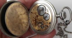 İSVİÇRE DDY ZENİTH MARKA ORİJİNAL ANTİK KURMALI  MUHTEŞEM BAKIMLI GÜMÜŞ KÖSTEKLİ CEP SAATİ ZZ1TT1R ÇOK ÇOK NADİR