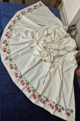 KANAVİÇE İŞLEMELİ ETEK 165 X 210 CM.