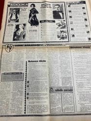 HAFTA SONU GAZETESİ DOĞUM GÜNÜ HEDİYESİ  ( Turkish Newspaper ) - 3 EKİM 1971 -TAM TAKIM 6 SAYFADIR -Kadir İnanır -Fatma Girik -Kartal Tibet -Sevim Tuna -Adnan Başaral -Juanito -Esen Püsküllü -Servet Eti -Nevin Pere -Mine Mutlu -Türkan Şoray -Cüneyt Arkın -Hülya Koçyiğit -Nilüfer Koçyiğit -Muzaffer Hiçdurmaz -Hüseyin Peyda -Ayhan Işık -Filiz Akın -Belgin Doruk -Şevket Altuğ -Önder Somer -Nedret Güvenç -Muzaffer Hiçdurmaz -Nevin Akbulut -Nuran Kavgacı -Cem Karaca -Fikret Kızılok -Ömür Göksel -Nil Demirhan -Filiz Akın -Tony Esmeralda -Mireille Mathieu -José Feliciano -Middle Of The Road -Ringo Starr -Ferdi Özbeğen -İcra Heyeti -Nuran Aksu -Doğan Cankırılı -Zeki Müren -Azmi Nihad -Ayten Kantarci -Teoman Arklut -Şükran Ay -Muhlis Akarsu -Serap Mutlu -Ali Şenozan -Nermin Altındağ Tüfekçi -Nurinnisa Toksöz -Cengiz Coşkuner -Aslı -Nuray Darcan -Celal Zor -Vivya Koçina -Jean Seberg -Sylva Kosçina -Dean Martin -James Bond -Sean Connery -Ayşe Abla -Yaşar Gökgözlü -Ünsal Dinçkal -Durmuş Kırmızıtaş
