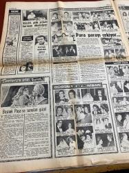 HAFTA SONU GAZETESİ DOĞUM GÜNÜ HEDİYESİ  ( Turkish Newspaper ) - 10 EKİM 1971 -TAM TAKIM 6 SAYFADIR -Nilüfer Koçyiğit -Altan Karındaş -Ayhan Işık -Semra Sar -Nalan Yırtık -Hülya Darcan -Rüçhan Çamay -Sevda Ferdag -Yılmaz Güney -Fatyo -Suna Keskin -Sevim Tuna -Zeynep Tedü -Pakize Suda -Turgut Akyüz -Hayri Pekşen -Selma Ersöz -Salim Dündar -Ümit Yaşar Oğuzcan -Cem Karaca -Tony Esmeralda -Yves Montand -Viviya Esensky -Boris Bolan -B.B. (Brigitte Bardot) -Carol Baker -Catherine Spaak -Jean Tringali -Raquel Welch -Demir Karahan -Erol Evgin -Orhan Atasoy -Oksan -Nuran Dede -Erol Yalçın -Hüseyin Bayburt -Nurten Baloğlu -Eser Tengüler -Ümit Erdinç -Suat Uygun -Selda Bağcan -Doğan Cankırılı -Martha Reeves -Harold Vick -Cem Karaca -Nuran Aksu -Mustafa Uzunköprü -Fikret Kızılok -Nevin Nuray -Gülsen Kamu -Altan Poyraz -Serpil Örümcer -Gönül Yüksel -Erol Taş -Erol Tümen -Erdo Vatan -Zeki Müren -Azmi Nihad - Nilüfer Koçyiğit başta 4 sanatçı icraya verildi -Ayhan Işık Monte Carlo oto yarışına katılac