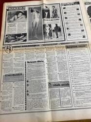 HAFTA SONU GAZETESİ DOĞUM GÜNÜ HEDİYESİ  ( Turkish Newspaper ) - 31 EKİM 1971 -TAM TAKIM 6 SAYFADIR -Cüneyt Arkın -Neşe Karaböcek -Sedef Ecer -Feri Cansel -Selda Eser -Barış Manço -Ekrem Bora -Ümit Yaşar Oğuzcan -Tanju Gürsu -Oya Peri -Nazan Berk -Berkant -Serpil Örümcer -Yıldıray Çınar -Ali Çetin -Gökben -Nazan Berk -Azmi Nihad -Michele Carey -Janet Munro -Jacqueline Bisset -Marie Laforet -Herbie Mann -Ajda Pekkan -Jackson 5 -Steve Stevens -Ruşen Demirci -Mihrican Bahar -Sevim Deran -Cengiz Coşkuner -Dursun Sakın -Muzaffer Şahin -İbrahim Özoral -Zeki Müren -Teoman -Ferdi Özbeğen -Tacettin Uygun -Nihal Erdoğan -Bedri Ayseli -Rüştü Demirci -Füsun Demirci -Fikret Aksu -Mehmet Uslu -Aziz Gökçek -Meriç Korkmaz -Ayşe Abla -Suat Uygun -Hülya Koçyiğit -Murat Soydan -Hüseyin Baradan -Altan Erbulak -Şenay -Ahmet Sezgin -Yılmaz Güney -Neşe Can -İlhan Bican -Neşe Karaböcek -Feridun Karakaya -Muammer Karaca -Emel Sayın - Cüneyt Arkın kriz geçiriyor -Neşe Karaböcek Rusya’ya gidiyor -Sedef Ecer okum