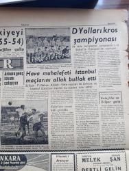 Ulus Gazetesi - Turkish Newspaper - 29 Ocak 1958 - Kıbrıs'ta 6 Türk öldürüldü - Kıbrıs Adası küçük bir Budapeşte halindedir - Kıbrıs'ta asker halkın üzerine ateş açıyor -  Kıbrıs Türktür Partisi Genel sekreteri avukat Osman Örek - ellerinde bayraklar olduğu halde yürüyen Türklerin üzerine insafsızca ateş açıldı fotoğraf - Amerika Kara Kuvvetleri komutanı General Taylor Kore  Sefiriyle fotoğraf - askeri planlama kurmayı kuruldu - teşkilatın başına Korgeneral Ekrem Akalın getirildi - Ankara'da Amerikan sefaretine atılan iki bomba hadisesi - Ege tütün piyasası açıldı - komisyonda CHP'nin tenkitleri telefon işlemez telgraf vaktinde alınmaz trendeki izdihamdan geçilmez - Başbakan Adnan Menderes'in kıbrıs'taki olaylar hakkında demeci - tıp fakültesinde bir profesör tehdit edildi - Vatan Yolunda Milli mücadele hatıraları yazan Yakup Kadri Karaosmanoğlu - niçin toplandılar yazan Bülent Ecevit - Bağdat Paktı ve İsrail yazan Ahmet Şükrü Esmer - Ankaragücü Mülkiyeyi 55 54 yendi - Fenerbahçe