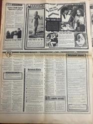 HAFTA SONU GAZETESİ DOĞUM GÜNÜ HEDİYESİ  ( Turkish Newspaper ) - 7 MAYIS 1972 -TAM TAKIM 6 SAYFADIR -Nejat Uygur-Feri Cansel-Salih Güney-Kartal Tibet-Sevda Aydın-Esin Afşar-Ümit Yaşar Oğuzcan-Menderes Utku-Figen Han-Azmi Nihad-Zehra Ali-Burhan Bafralı-Estella Blain-Muriel Catala-Sophia Loren-Ajda Pekkan-Ringo Starr-Joe Cocker-Meral Atakök-Tanju Gürsu-Nilüfer Koçyiğit-Yıldırım Gürses-Aysel İpar-Seher Şeniz-Deniz Erkanat-Güven Aydın-Burhan Şevki-Gülşen Kamu-Orhan Boran Feri Cansel minibüsten düşerek yaralandı-Nejat Uygur eşini gece kulübünde dövdü-Salih Güney salon filmleri çevirmeyecek-Sevda Aydın Esin Afşar Rusya’ya gidiyor-Kartal Tibet 2 ayda 25 elbise diktirdi-Ümit Yaşar’dan şiirler-Ana koşması-Bulmaca köşesi-Pazar neşesi-Şiir köşesi-Tükeniş-Çeşitlemeler-Akvarum-Gidiş o gidiş-Görüş-Bu zihniyet yıkılmalıdır-Figen Han içki ve sigara kullanmıyor-Hançerli hanımın intikamı-Haydan gelmeyen yüzük huya gitti-Sinema dünyası-Çıplak yıldız Muriel Catala-Şöhrete vücuduyla ulaştı-Estella Blain’in