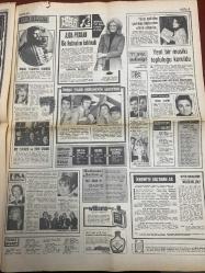 HAFTA SONU GAZETESİ DOĞUM GÜNÜ HEDİYESİ  ( Turkish Newspaper ) - 7 MAYIS 1972 -TAM TAKIM 6 SAYFADIR -Nejat Uygur-Feri Cansel-Salih Güney-Kartal Tibet-Sevda Aydın-Esin Afşar-Ümit Yaşar Oğuzcan-Menderes Utku-Figen Han-Azmi Nihad-Zehra Ali-Burhan Bafralı-Estella Blain-Muriel Catala-Sophia Loren-Ajda Pekkan-Ringo Starr-Joe Cocker-Meral Atakök-Tanju Gürsu-Nilüfer Koçyiğit-Yıldırım Gürses-Aysel İpar-Seher Şeniz-Deniz Erkanat-Güven Aydın-Burhan Şevki-Gülşen Kamu-Orhan Boran Feri Cansel minibüsten düşerek yaralandı-Nejat Uygur eşini gece kulübünde dövdü-Salih Güney salon filmleri çevirmeyecek-Sevda Aydın Esin Afşar Rusya’ya gidiyor-Kartal Tibet 2 ayda 25 elbise diktirdi-Ümit Yaşar’dan şiirler-Ana koşması-Bulmaca köşesi-Pazar neşesi-Şiir köşesi-Tükeniş-Çeşitlemeler-Akvarum-Gidiş o gidiş-Görüş-Bu zihniyet yıkılmalıdır-Figen Han içki ve sigara kullanmıyor-Hançerli hanımın intikamı-Haydan gelmeyen yüzük huya gitti-Sinema dünyası-Çıplak yıldız Muriel Catala-Şöhrete vücuduyla ulaştı-Estella Blain’in