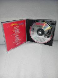 Cd Barış Manço Müsaadenizle Çocuklar albümü. Orijinal 1995 bordo bandrollü dönem baskı albüm. Disk 10 üzerinden 9.5 sorunsuz çalışıyor koleksiyonluk