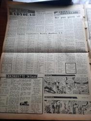 Ulus Gazetesi - Turkish Newspaper - 8 Ocak 1958 - İçişleri bütçesinde CHP'nin tenkitleri - Profesör Hüseyin Nail Kubalının üniversitede dün yaptığı konuşma - Bütçe komisyonu bugün Dışişleri bütçesini görüşecek - yeni bir gençlik teşkilatı kuruluyor - Profesör Hüseyin Nail Kubalı hakkında tahkikat - maliye bakanlığında suistimal hadisesi - Hürriyet Partisi'nin bildirisi iktidar muhalefeti sindirmek istiyor - İngiliz başbakanı Mac Millan Kıbrıs'a uğradı - NATO kumandanı Paul D. Harkins türkçe öğreniyor fotoğraf - yedek parça ve lastik sıkıntısı had safhada - Romanya Cumhurbaşkanı Petru Groza öldü - Vatan Yolunda Milli mücadele hatıraları yazan Yakup Kadri Karaosmanoğlu Yazı Dizisi - boşuna emek yazan Bülent Ecevit - Amerika ve Bağdat Paktı yazan Ahmet Şükrü Esmer - Ankara'da 24 saat sinema tiyatro programı - Ankara İstanbul Radyosu Programı - Ankara birinci ligi'nin 8 takımı bugün bir toplantı yapıyor - Mısır'a gidecek olan bisiklet milli ekibimizden Aytekin İpek ve Mustafa Palaska foto