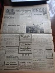 Ulus Gazetesi - Turkish Newspaper - 8 Ocak 1958 - İçişleri bütçesinde CHP'nin tenkitleri - Profesör Hüseyin Nail Kubalının üniversitede dün yaptığı konuşma - Bütçe komisyonu bugün Dışişleri bütçesini görüşecek - yeni bir gençlik teşkilatı kuruluyor - Profesör Hüseyin Nail Kubalı hakkında tahkikat - maliye bakanlığında suistimal hadisesi - Hürriyet Partisi'nin bildirisi iktidar muhalefeti sindirmek istiyor - İngiliz başbakanı Mac Millan Kıbrıs'a uğradı - NATO kumandanı Paul D. Harkins türkçe öğreniyor fotoğraf - yedek parça ve lastik sıkıntısı had safhada - Romanya Cumhurbaşkanı Petru Groza öldü - Vatan Yolunda Milli mücadele hatıraları yazan Yakup Kadri Karaosmanoğlu Yazı Dizisi - boşuna emek yazan Bülent Ecevit - Amerika ve Bağdat Paktı yazan Ahmet Şükrü Esmer - Ankara'da 24 saat sinema tiyatro programı - Ankara İstanbul Radyosu Programı - Ankara birinci ligi'nin 8 takımı bugün bir toplantı yapıyor - Mısır'a gidecek olan bisiklet milli ekibimizden Aytekin İpek ve Mustafa Palaska foto