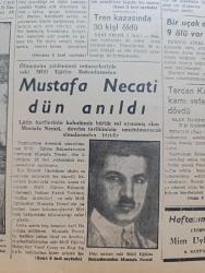 Ulus Gazetesi - Turkish Newspaper - 2 Ocak 1958 - Londra'da Kıbrıs'ın kaderi görüşülüyor - 1958'i görevleri başında karşılayanlar fotoğraf - Suudi Arabistan Bağdat Paktına katılmayacak - Güney kutbuna doğru ilerleyen Fuchs dan hiçbir haber alınamadı - 2 ay tutuklu kalan Cemil Sait Barlas evine döndü eşiyle fotoğraf - eski milli eğitim bakanlarından Mustafa Necati Dün anıldı fotoğraf - Arnavutluk bir İngiliz uçağını Tevkif etti - Beşiktaş Vefa ile dün yenişemedi - yeni İsrail kabinesi - Vatan Yolunda Milli mücadele hatıraları yazan Yakup Kadri Karaosmanoğlu - muhalefetteki hükümet yazan Bülent Ecevit - Yeni yıl ve Titanik vapuru yazan Yakup Kadri Karaosmanoğlu - yılbaşını görevleri başında geçirenler röportaj Örsan Öymen - geçen yılın olayları - 1957 yılında kaybettiğimiz değerler - Ankara'da 24 saat sinema tiyatro programı - anti demokrasi çizen Mim Uykusuz - çöl esrarı filmi Ankara sinemasında - Gelin Ayşem filmi başrolde Muhterem Nur Altan Erbulak Gönül Beyhan park ve sus sinemasında