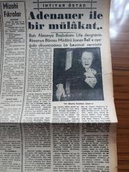 Ulus Pazar Gazetesi - Turkish Newspaper - 15 Nisan 1956 - erkekleri baştan çıkardığı için kadınların hışmına uğrayan bir kraliçe Gloria Pall fotoğraf - mizahi fıkralar - aileleri razı olmadığı için iskoçya'ya kaçıp evlenen iki genç fotoğraf - ihtiyar üstad Batı Almanya başbakanı Adenauer ile bir mülakat fotoğraf - çizgilerle eleştirme karikatür - Menderes ( D.P.yi çöktüren zat ) yazan Kemal Aşkar - tıbbi konular sara ( epilepsi) - sağlık fuarı - yalnız kalan Ingrid Bergman kızının yanına dönüyor fotoğraf - asker gözü ile bir gezinin düşündürdükleri yazan Hicret Cambazoğlu - Helikon ve diğerleri yazan İlhan K. Mimaroğlu - ecnebi karikatürler - Sarışın bomba Marilyn Monroe tamamen iyileşmiştir fotoğraf - Ulusun hikayesi Miss Morgan'ın korkusu - Paris'te Mommartre'daki Nouvelle Ev adlı gece kulübü havva'nın aşıkları isimli bir numaraya başlamıştır Fotoğrafı - karikatürcünün şakaları - İnanöz otobüsleri - Berkün bebe pazarı - çıplak ayaklı kontes filmi Ankara sinemasında - Garanti Bankası