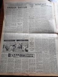 Halkçı Gazetesi - Turkish Newspaper - 26 Mayıs 1954 - Demokrat Parti içinde asalet yazan Hüseyin Cahit Yalçın Başmakale - güreşçilerimizin Tokyo'da büyük zaferi - güreşte Dünya şampiyonuyuz - takımımız bir puan farkla Rusları yendi - Hüseyin Akbaş'la Mustafa Dağıstanlı dünya şampiyonu oldular 4 ikinciliğimiz var - hükümet programı üzerinde yorumlar - Başbakan Adnan Menderes'in Amerika'ya gitmesi takarrür etti - devlet konservatuar imtihanında Gülden Aruman kemanı ile imtihan kapısında fotoğraf - maddi ve manevi asayiş yazan Nihat Erim - Kan kokan kadın nakleden SİS Yazı Dizisi - Ankara Paktı ve İtalya yazan Ahmet Şükrü Esmer - 2 mayısın manası yazan Bülent Ecevit - damada oda yok filmi Ankara sinemasında - sahte Baba filmi Park sinemasında - Galata köprüsü çökme tehlikesinde - dünyanın en ilgi çeken zengini Aga Han hayatını anlatıyor yazı dizisi - Ankara'da taksiler eczaneler listesi - çocuk sayfası - bilmece bulmaca - Nasrettin hoca'nın kuzusu - küçük kardeşlerin köşesi - Şiir