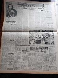 Halkçı Gazete - Turkish Newspaper - 27 Mayıs 1954 - ecnebi sermaye akını yazan Hüseyin Cahit Yalçın Başmakale - muhalefetin sert tenkitleri - Server Somuncuoğlu ve Osman Bölükbaşı muhalefet adına konuştular - güreşlerde Rusların mızıkçılığı - yeni gümrük kanunu 7 Haziranda yürürlüğe giriyor - Hüseyin Üzmezin duruşması - başbakanın Amerika seyahati yazan Nihat Erim - Kan Kokan kadın yazan SİS Yazı Dizisi - Ava Gardner bir ameliyat olacak - gerçeklerden damlalar yazan Çetin Altan - İspanya İngiltere Cebelitarık yazan Ahmet Şükrü Esmer - dünyanın en ilgi çeken zengini Aga Han hayatını anlatıyor yazı dizisi - Bartın'da fes giyenler mahkum oldu - cemiyet hayatı - DenizBank Genel müdür yardımcısı Ulvi Yenal'ın beyanatı - Güven otobüsleri - Halil Zıraman'ın Amerika'daki 67,58 lik derecesi - doktor Vafi Erar  - sinire çarpıntıya baygınlığa nevrol Cemal - Kızılcahamam kaplıcaları açılıyor - Düzce Cumhuriyet Halk Partisinin tertip ettiği Piyango - Malatya suikasti davası