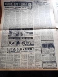 Halkçı Gazete - Turkish Newspaper - 29 Ekim 1954 - Cumhuriyet Bayramı yazan Hüseyin Cahit Yalçın Başmakale - Cumhuriyetin 31. Yılı - büyük milletimize bayramımız kutlu olsun - Cumhuriyet Bayramı çizimi M. Bakır - Gülser Ardağ isimli genç kızın Adnan Menderes'e mektubu - Cumhuriyet nasıl ilan edilmişti yazan Ali Rıza Erem - cumhuriyetimize iyi dilekler yazan Nihat Erim - Cumhuriyet Kupası maçları - üniversitenin açılışına İsmet İnönü çağrılmayacak mı - Ankara sinemalarında haftanın filmleri - yeni Sovyet notası yazan Ahmet Şükrü Esmer - Meşrutiyet devri ve sonrası yazan Hüseyin Cahit Yalçın Yazı Dizisi - karaböcekler ve raks yıldızı Nergis Moğol Esenpark gazinosunda - Akbank - sana kahvaltılık margarin - kulüp 47 pek yakında açılacak - Devlet Tiyatrosu keçiler Adası - Güven otobüsleri - büyük sinemada Demir maskeli Kadın filmi - Nur sinemasında Kahraman Kaptan ve intikam kılıcı filmi - Tanrıdağı ziyafeti yazan Reşat Nuri Güntekin - halkçının küçük ilanları - Nevrol Cemal