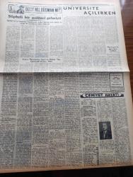 Halkçı Gazete - Turkish Newspaper - 29 Ekim 1954 - Cumhuriyet Bayramı yazan Hüseyin Cahit Yalçın Başmakale - Cumhuriyetin 31. Yılı - büyük milletimize bayramımız kutlu olsun - Cumhuriyet Bayramı çizimi M. Bakır - Gülser Ardağ isimli genç kızın Adnan Menderes'e mektubu - Cumhuriyet nasıl ilan edilmişti yazan Ali Rıza Erem - cumhuriyetimize iyi dilekler yazan Nihat Erim - Cumhuriyet Kupası maçları - üniversitenin açılışına İsmet İnönü çağrılmayacak mı - Ankara sinemalarında haftanın filmleri - yeni Sovyet notası yazan Ahmet Şükrü Esmer - Meşrutiyet devri ve sonrası yazan Hüseyin Cahit Yalçın Yazı Dizisi - karaböcekler ve raks yıldızı Nergis Moğol Esenpark gazinosunda - Akbank - sana kahvaltılık margarin - kulüp 47 pek yakında açılacak - Devlet Tiyatrosu keçiler Adası - Güven otobüsleri - büyük sinemada Demir maskeli Kadın filmi - Nur sinemasında Kahraman Kaptan ve intikam kılıcı filmi - Tanrıdağı ziyafeti yazan Reşat Nuri Güntekin - halkçının küçük ilanları - Nevrol Cemal