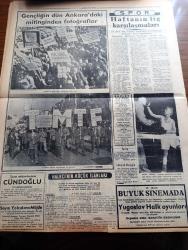 Halkçı Gazete - Turkish Newspaper - 12 Kasım 1954 - karakter meselesi yazan Hüseyin Cahit Yalçın Başmakale - Türk gençliğinin dünkü büyük andı Atatürk izindeyiz - Atatürk'e bağlılığını bir kere daha teyit eden Türk gençliği Ankara caddelerinde fotoğraf - ithamlara karşı CHP Fuat Köprülü'ye Dün cevap verdi - Kasım Gülek'in basın toplantısı - Atatürk'ün 16. Ölüm yıldönümü münasebetiyle Hüseyin Cahit Yalçın konuşmasını yaparken fotoğraf - Ankara sokaklarından Anıtkabir'e bir yürüyüş yapıldı - polis yenişehir'de bir kumarhaneyi bastı - İstanbul gazeteciler Kongresi - 26 banka toplantıya çağırıldı - çocuk kitapları sergisi - Nehrunun Çinden getirdiği mesaj yazan Ahmet Şükrü Esmer - Mısır'da tevkif edilen israilliler - Meşrutiyet devri ve sonrası yazan Hüseyin Cahit Yalçın Yazı Dizisi - Resimlerle hadiseler - Vergi mükellefleri köşesi yazan Ferit Melen - Gençliğin dün Ankara'daki mitinginden fotoğraflar - haftanın lig karşılaşmaları - Devlet Tiyatrosu Manon büyük tiyatro