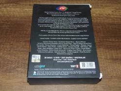 SAKARYA FIRAT 5 KUTU İÇİNDE 9 DVD TOPLAM 26 BÖLÜM BİRARADA .SIFIR AYARINDA ÇOK  TEMİZ PROBLEMSİZ DVD FİLM