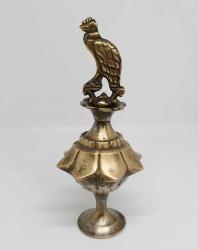 Antik, İslami Tarzda Sürmedan / Çiçek ve Kuş Temalı Prinç Şişe. Mükemmel Detaylı Bir Tasarım ve El Yapımı İşçilik. 1930-1940'lar. Prinç (9,5 cm)