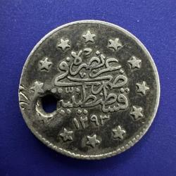 2. ABDÜLHAMİD · 1 KURUŞ · (1293/29) · KOSTANTİNİYE · 830 AYAR GÜMÜŞ. DELİK