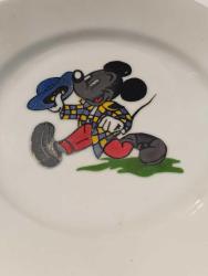 Üretim hatası! Gri boyanmış miki fare desenli porselen çocuk yemek tabağı