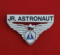 ABD, JR. Astronot / Uzay Mekiği Temalı Armalı Rozet. Gümüş Tonlu, Renkli Mineli. İğneli Pim. (58x38 mm)