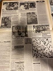 ŞEY HAFTALIK MAGAZİN GAZETESİ DOĞUM GÜNÜ HEDİYESİ  ( Turkish Newspaper ) - 16 KASIM 1990 -TAM TAKIM 10 SAYFADIR -Seren Serengil-Yeğen Özal-Naim Süleymanoğlu-Muazzez Abacı-Ahu Tuğba-Ebru Güney-Hülya Avşar-Harika Avcı-İpek Pınar-Şeytap Parman-Neşe Aksoy-Tarık Akan-Hasan Kazan-Ercan Akışık-Nuran Şener-Cem Güney-Müjdat Gezen-Mahmut Cevher-Müjdat Kocaili-Müjdat Özmen-Zerrin Özer-Alper Önal-Nazan Şoray-Fahrettin Aslan-Orhan Boran-Şehnaz Dilan-Serpil Çakmaklı-Belkıs Akkale-Mehmet Ali Erbil-Selçuk Özer-Atilla İlhan-Dündar Yıldız-Rıza Güngördü-Hülya Özkan-Hale Dikmen-Zinnur Karaca-Erol Esken-İpek Pınar-Özdemir Erdoğan-Yonca-Müjde Ar-Cem Özer-Tolga Aşkıner-Nisa Serezli-Müesser Akay-Cenk Koray-Ahmet Sezgin-Füsun Erbulak-Zeynep Tedü-Necdet Mahfi Ayral-Adem Fettah Ali Askar-Hoca Ali Rıza Yüzkızartan Kaçamak-Utanmazlar-Çorba Gibi Aşk Defteri-TRT’nin Büyük Gafı-Çirkin Tarık-Setteki Prova-Ebru Güney’in Anlaşılmaz İnatçılığı-Balkız’ın Bal Gibi Bir Oğlu Oldu-Hani TRT Denetim Kurulu Çağdaş Takılacaktı-Ko