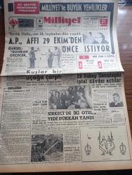 Milliyet Gazetesi - Turkish Newspaper - 21 Mayıs 1962 - Adalet Partisi affı 29 Ekim'den önce istiyor - Cemal Gürsel buhran geçecek dedi - kuşlar bir uçağa çarptı uçak yeşilköy'e mecburi iniş yaptı - Adalet Partisi genel başkanı Ragıp Gümüşpala ve Turhan Kapanlı toplantıda fotoğraf - Başkan Cemal Gürsel dün sabah gezmesinde arkadaşımız Orhan Tokatlı'nın sorularını cevaplandırıyor Fotoğrafı - sirkeci'de 2 Otel 7 dükkan yandı fotoğraf - 22 Şubat olaylarına karışıp emekliye sevk edilenlerden 28 subay danıştay'da iptal davası açtılar - Talat Aydemir konuşuyor fotoğraf - İstanbul Ankara Teknik Üniversite radyo programı - milliyet'ten mektup yazan Abdi İpekçi - bir parçacık seviye yazan Çetin Altan - İstanbul'da sinema tiyatro programı - sanayi bakanı Fethi Çelikbaş yatırımlar hızlandırılacak dedi - Abdülcanbaz'ın maceraları çizen Turhan Selçuk - Kızıl kadırga yazan Abdullah Ziya Kozanoğlu Yazı Dizisi -  Metin Oktay'lı Palermo Hajduku Yendi - güreş milli takımları bugün atina'ya gidiyor
