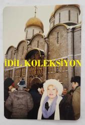 ROMALI PERİHAN'IN (PERİHAN BENLİ) ORİJİNAL 5'Lİ FOTOĞRAF SETİ  - 13 x 9 cm EBADINDA - ROMALI PERİHAN, YURT DIŞI GEZİ TURUNDAYKEN (RUSYA) ÇEKİLMİŞ 5 FARKLI HATIRA FOTOĞRAFI