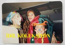 ROMALI PERİHAN'IN (PERİHAN BENLİ) ORİJİNAL 6'LI FOTOĞRAF SETİ  - 13 x 9 cm EBADINDA - ROMALI PERİHAN, YURT DIŞI GEZİ TURUNDAYKEN (RUSYA) ÇEKİLMİŞ 6 FARKLI HATIRA FOTOĞRAFI - TURA TURİZM