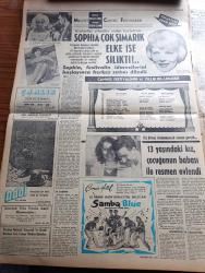 Milliyet Gazetesi - Turkish Newspaper - 29 Mayıs 1962 - milyarlık tarihi bir kral hazinesi kaçırıldı - Dorak kralının hazinesinde bulunan eserlerden bazılarının krokileri - Dorak Kral hazinesi hakkında açıklama yapan arkeolog Mellaart fotoğraf - hazinede neler var - İsmet İnönü kalkınma çabasındayız dedi - Başbakan İsmet İnönü bakanlar ve delegeler Dün Ankara'da toplantılarına başlayan ikinci imar kongresinde fotoğraf - İstanbul'un fethinin 509. Yılı kutlanıyor - 27 Mayıs töreni yapılırken 2 dinamit patladı - Refik Erduran ve Yaşar Kemal Encyclopedia Britannica'ya girdi - anlaşılmayan taraf yazan Çetin Altan - Eichmann davası Sami Kohen kudüs'ten yazıyor - yıldızları giydiren kadın Kinna Christ İstanbul'a geldi - Abdülcanbaz'ın maceraları çizen Turhan Selçuk - Tom amcanın kulübesi ar sinemasında - 27 Mayısın gerisindeki 5 yılın hikayesi hazırlayanlar Ömer Sami Coşar Ve Abdi İpekçi Yazı Dizisi - milliyet Cannes film festivalinde röportaj Orhan Türel fotoğraf Özkan Şahin - Beşiktaş maçı