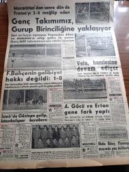 Milliyet Gazetesi - Turkish Newspaper - 23 Nisan 1962 - hasta sakat ve çok yaşlı siyasi mahkumlar hakkında Cumhurbaşkanı Cemal Gürsel siyasi af için yetkisini kullanacak - Ragıp Gümüşpala itham ediyor - Cumhuriyetçi Köylü Millet Partisi kurultayında bir araya oturan ve Osman bölükbaşı'ya karşı Ahmet Tahtakılıçı destekleyen delegeler fotoğraf - Anayasa mahkemesi kuruluyor - egemenlik ve çocuk Bayramı bugün bütün yurtta kutlanıyor - Suni böbrek cihazı bir hayat kurtardı - egemenim egemensin yazan Çetin Altan - İstanbul Ankara Radyosu Programı - 23 Nisan 1920 arifesinde Anadolu basını yazan Ömer Sami Coşar - Abdülcanbaz'ın maceraları çizen Turhan Selçuk - şehir tiyatrosunda yılın son oyunları yazan Altan İlkin - Brigitte Bardot kriz geçirdi fotoğraflar - Arçelik buzdolabı - genç milli takımımız grup birinciliğine yaklaşıyor - Genç milli takımımızın fransa'yı 2-0 yendiği maçtan fotoğraf - Fenerbahçe'nin Karagümrük karşısında galibiyet hakkı değildi fotoğraf - Vefa 1 Feriköy 0