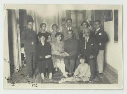 KÖŞESİ OSMANLICA YAZILI ESKİ ASKER AİLESİ GÜZEL BİR FOTOĞRAF...