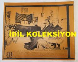 ANAVATAN PARTİSİ'NİN (ANAP) KURUCULARINDAN, GÜMRÜKTEN SORUMLU ESKİ DEVLET BAKANI MEHMET KEÇECİLER'İN ORİJİNAL AJANS-BASIN FOTOĞRAFI (KAĞIT BASKI) - 21 x 18 cm EBADINDA - MEHMET KEÇECİLER, REFAH PARTİSİ BÜROSUNDA DYP, SHP, ANAP ve RP ARASINDA GERÇEKLEŞEN GÖRÜŞMESDE YER ALIRKEN ÇEKİLMİŞ BİR KARE