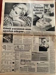 HAFTA SONU GAZETESİ DOĞUM GÜNÜ HEDİYESİ  ( Turkish Newspaper ) - 24 ARALIK 1976 -TAM TAKIM 12 SAYFADIR -Fatma Girik – Cango – Orhan Gencebay – İskender Doğan – Aynur – Tarık Aktuğ – Ahmet Özhan – Pakize Suda – Zihni Göktay – Zihal Uzman – Melek – Ahmet Ünan – Ünal Kutsal – Muazzez Abacı – Nil Burak – Alain Delon – Nathalie Delon – Tarık Akan – Döndü – Cüneyt Arkın – Filiz Akın – Dr. Hayri Bey – Naciye Hanım – Zeki Alasya – Metin Akpınar – Cassius – Nuri Kantar – Gülsen – Tarık Akan – Ünal Külekci – Em. Binbaşı Gülbin Günhan – Şakir Öner Günhan – Ahu Tuğba – Yalçın Gülhan – Ümit Ülküer – Erol Büyükburç -Kim Cango’nun yerinde olmak istemez – Fatma Girik’in köpeği iyi’dir – Dünyanın en şanslı köpeği – Ben her gece ölüyorum – Genç kızlar için büyük tehlike – Seyirciden korkuyorum – Kom’un içindeki adam – İkizler doğaya isyan etti – Kumanda Ahmet’e geçti – 1977 armağanı Lâle – Hayatının çalımını bana attı – Beklenmeyen karar evet – Renkli rüyalarınız – Rüyada sigara içerseniz – Köhnemiş çoc