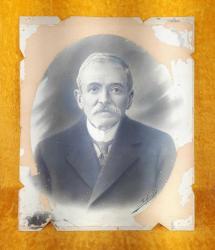 ANTİKA SİYAH BEYAZ FOTOĞRAF ÜZERİNE  İMZALI EL ÇALIŞMA KARAKALEM RESİM