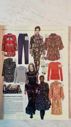 LOVE MY BODY DERGİSİ - SONBAHAR-KIŞ 2019-2020 SAYI: 15 ZEHRA IŞIK - ALICAN IŞIK - DEBORA ZAKUTO - MELTEM AYDIN - BAĞLAN KESKİN - BURAK BAŞARAN - CANSU YILDIZ - CEYLAN ATİNÇ - DENİZ ÖZGÜN - DUYGU KÜÇÜKKARAAĞAÇ - EBRU GÜRBÜZ - FIRAT MERİÇ - GİZEM MUHAN - GÖKÇE ÇETİN - MERT GÜLER - ÖMER MUMAY - ÖZKAN ÖNAL - SERHAN AYHAN - SEVGİ ÖZBAKIR - TUĞÇE KOCAMANOĞLU - TOLGA ÜNSAL - YAHYA DİLSİZ - CATHERINE DENEUVE - CHARLOTTE RAMPLING - JACKIE KENNEDY - LAUREN HUTTON - TWIGGY - YASEMİN ÖĞÜN  SEZONUN 4 İKON PARÇASI - YILDIZLARDAN İLHAM ALIN - SONBAHAR KIŞ TREND REHBERİ - 70’LER ŞOVUNA HAZIR MISIN - BURJUVA GÜZELLERİ - TREND RAPORU - BURJUVA GÜZELLERİ MODERN DOKUNUŞ - 70’LERE ÖVGÜ - COUTURE DETAY - EFSANE DÖNDÜ - 70’LERİN DİSKOSUNDAN GÜNÜMÜZE - MODA TUTKUSU İŞBİRLİĞİ REFRESH KOLEKSİYONU - LOVE MY BODY KOLEKSİYONU - 70’LERİN UNUTULMAZ KADINLARI - TOPRAK TONLARINDAN LİLA VE BORDOYA RENK SKALASI - DISKO GECELERİ VE ABİYE PARÇALAR - YASEMİN ÖĞÜN TASARIMLARI - MODERN LADYLIKE  - TAM TAKIM EKSİKSİZ 96 SAYFA