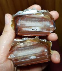 Kırmızı Su Hattı Akik: Bal Kenarlı Deniz Manzarası Okyanus Manzaralı Karnelyan Agat Taşı - Ağırlık: 125g - Benzersiz Koleksiyonluk Hediyelik Nadir