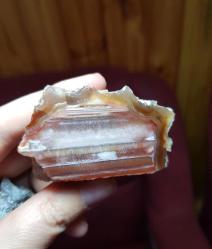 Kırmızı Su Hattı Akik: Bal Kenarlı Deniz Manzarası Okyanus Manzaralı Karnelyan Agat Taşı - Ağırlık: 125g - Benzersiz Koleksiyonluk Hediyelik Nadir