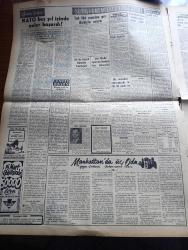 Vatan Gazetesi - Turkish Newspaper - 30 Ocak 1955 - doğuya en iyi imkan yazan Ahmet Emin Yalman Başmakale - Başkan Eisenhower'e savaş emri salahiyeti verildi - komünist için mütareke anlaşmasına rıza göstermiyor - Başvekil Adnan Menderes ile hariciye vekili Fuat Köprülü bugün İtalya'ya gidiyor - Ankara İstanbul tren münakalesi kısmen durdu - Kasım Gülek Araplar kadar İsrail'in de dostuyuz dedi - Zonguldak'ta Grizu infilakından mesul 5 kişi tevkif edildi - Manhattan'da üç oda çeviren Oktay Akbal Yazı Dizisi - tekelin geliri  52 milyon artmış - Danimarka başvekili Hans Hedtoft öldü - Neyzen Yazan Abdulbaki Gölpınarlı  - İsveç'te suni bir kumarhane adası kurulacak - Osmanlı tarihinden sayfalar yazan Feridun Fazıl Tülbentçi Yazı Dizisi - güzel bir tarihi film Gül ve Kılıç Walt Disney tarafından çevrildi fotoğraf - Churchill şimdiye kadar 250'den fazla tablo yaptı - Ankara İstanbul İzmir radyosu programı - Altıncı kat İstanbul Belediyesi şehir tiyatroları dram kısmında - Türkiye İş Bankası